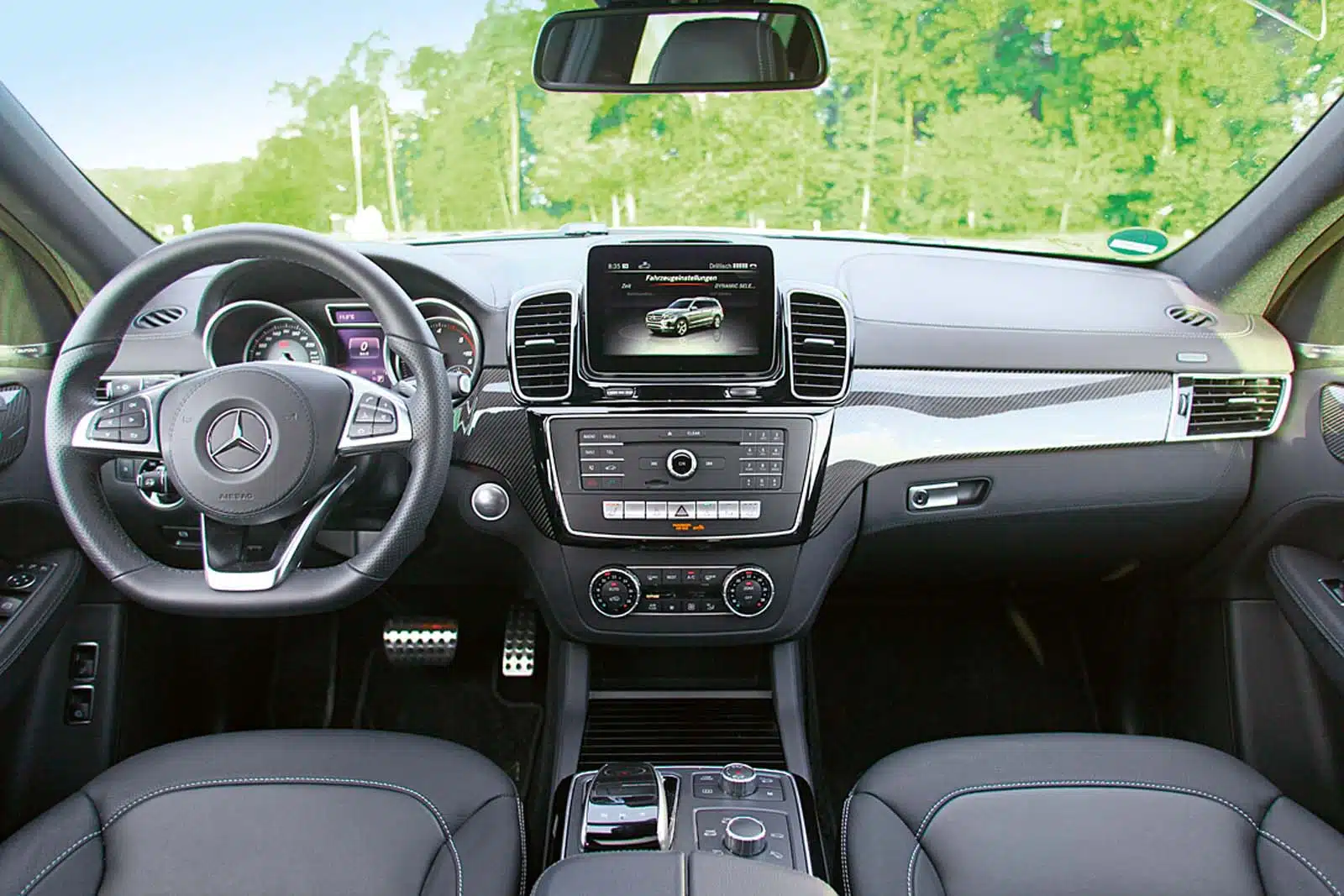 Mercedes Benz GLS 350 D - Blick ins Cockpit