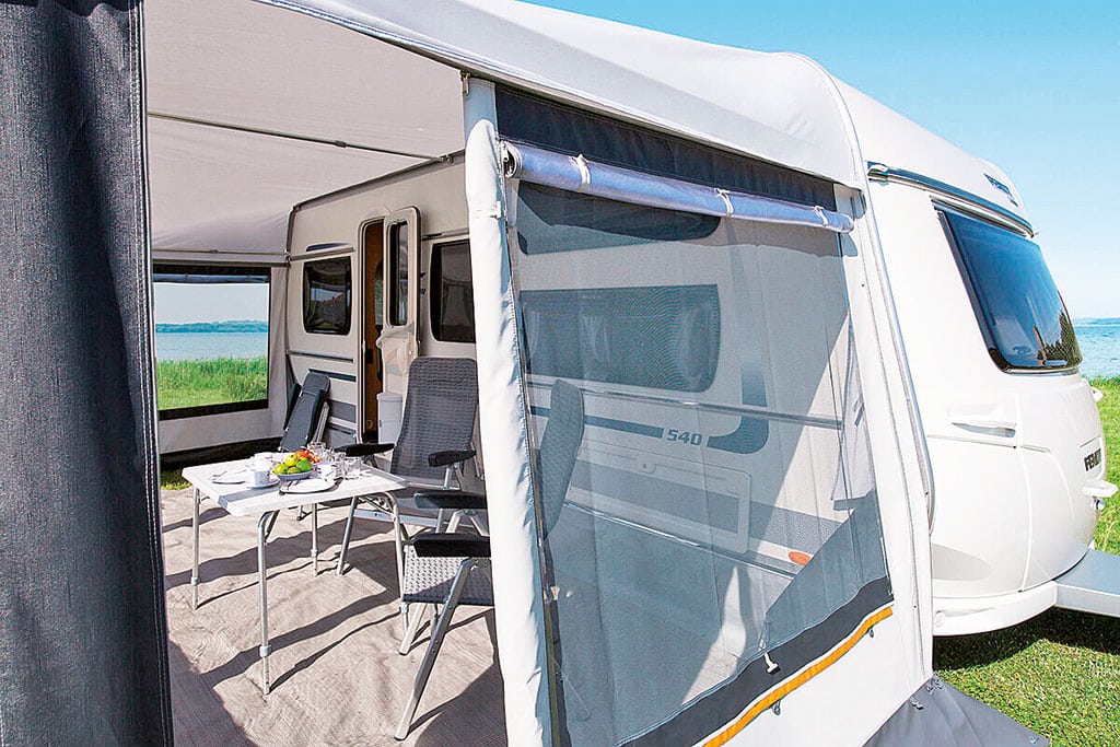 Mehrere Lüftungsmöglichkeiten im Vorzelt, die eine Querlüftung ermöglichen, sind optimal.