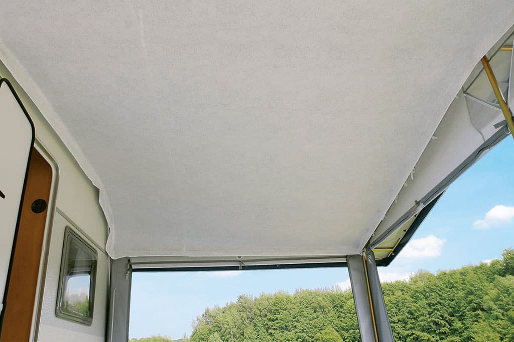 Ein textiler Innenhimmel reduziert die Kondenswasserbildung.