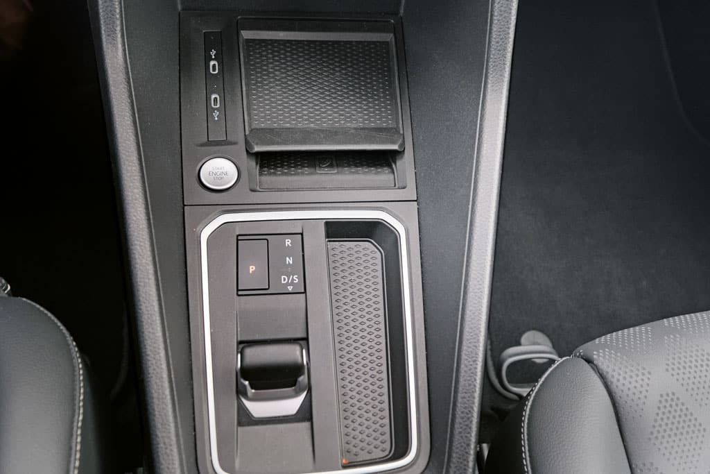 Ford Tourneo Connect Ladeschale