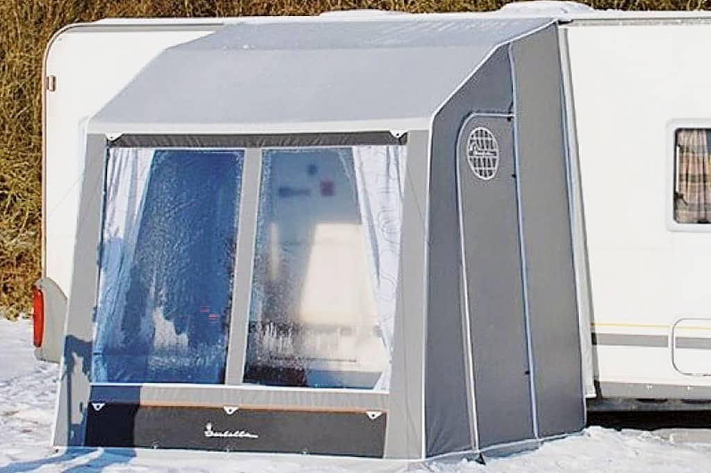 Vorzelt am Wohnwagen