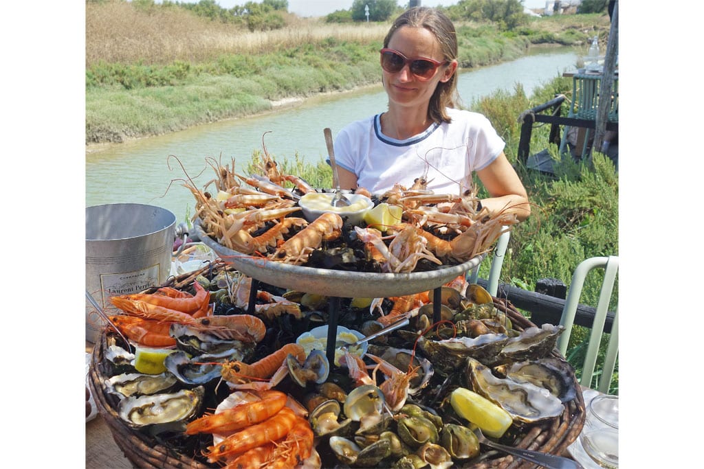 Eine große Etagere mit Meeresfrüchten