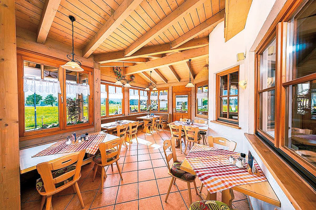 Rustikales Restaurant bei Camping Brunnen