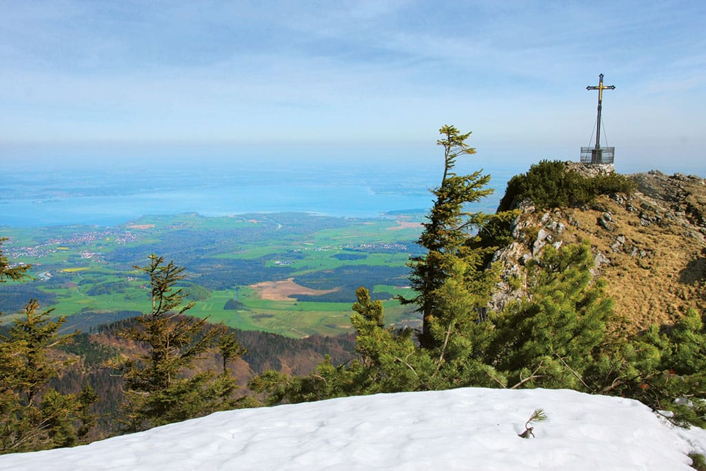 Blick auf den Chiemsee und die Umgebung vom Berg aus