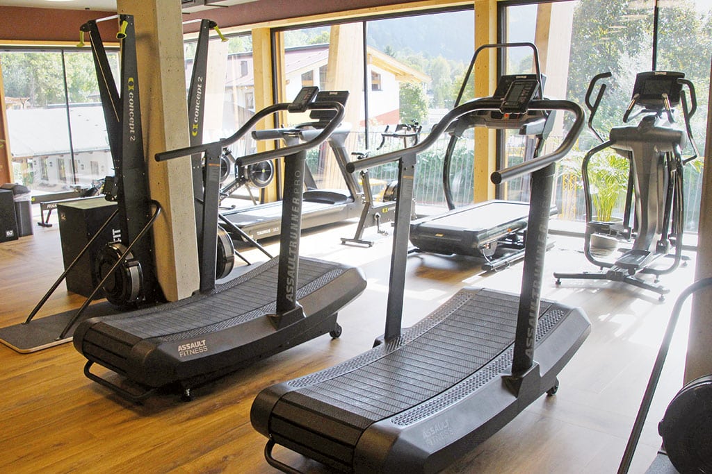 Fitness-Geräte im Fitnessstudio