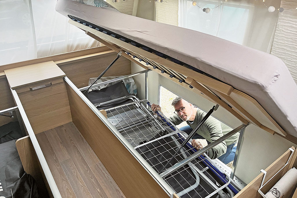 Stauraum unter dem Einzelbett