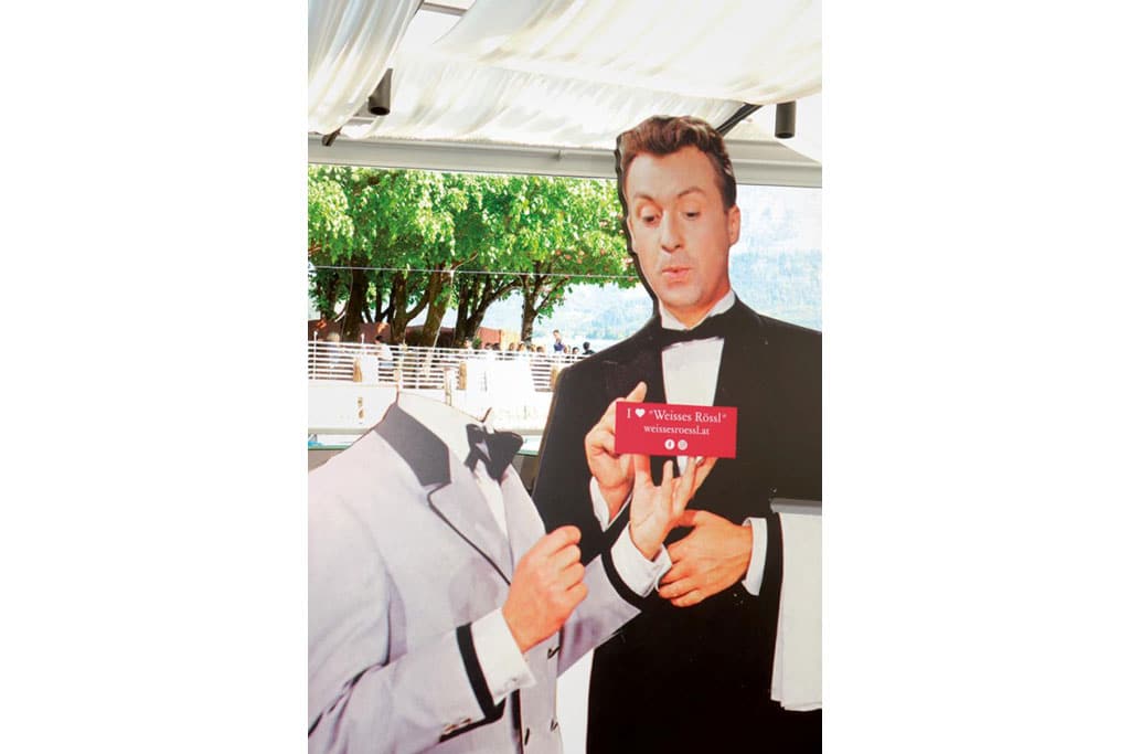 Pappmache-Nachbildung von Peter Alexander