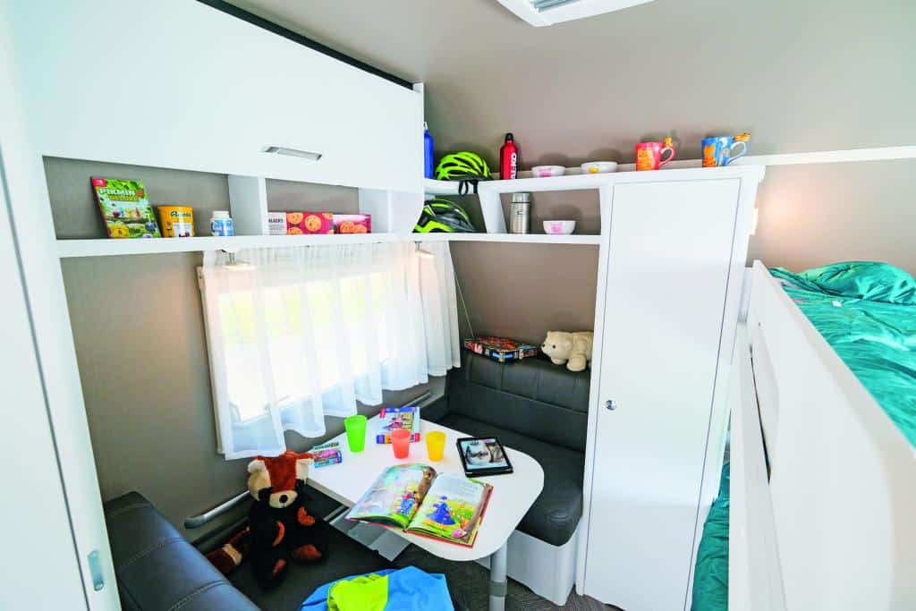 Sitzecke im Wohnwagen