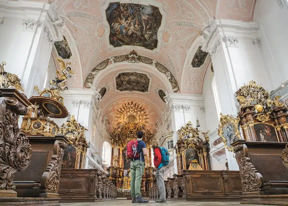 456 Engelsfiguren schmücken die Schutzengelkirche in Eichstätt