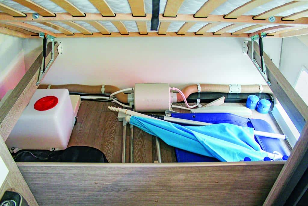 Stauraum unter Bett-Lattenrost